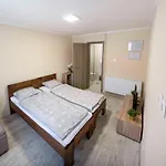 Forras Panzio Es Apartman Oda ve Kahvaltı 3*